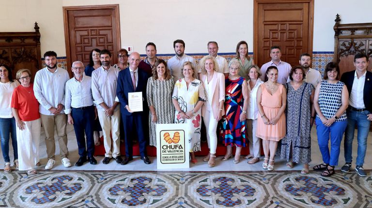 València se suma al Acuerdo de Vera para proteger la chufa, “un producto profundamente valenciano”