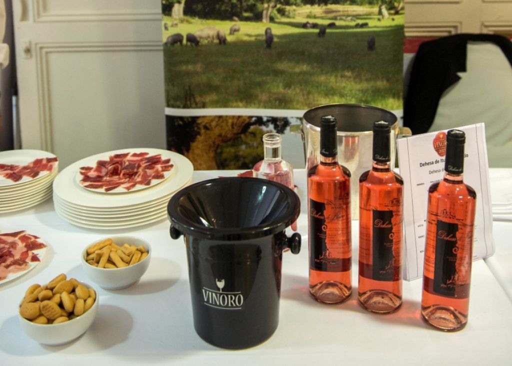  El Salón Vinoro, que se celebra el 23 de abril en Madrid, incluye maridaje de productos