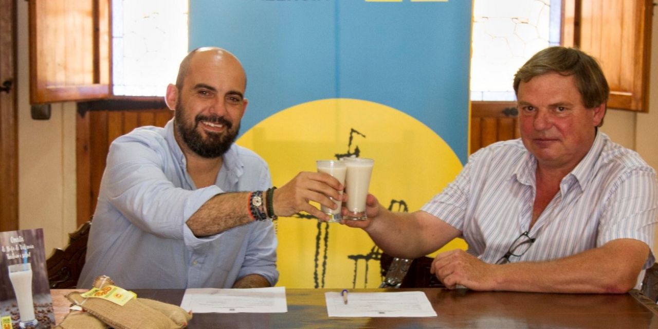  La horchata  es  la bebida oficial del Xufa Rock que se celebra la noche de San Juan en la Playa de Alboraya